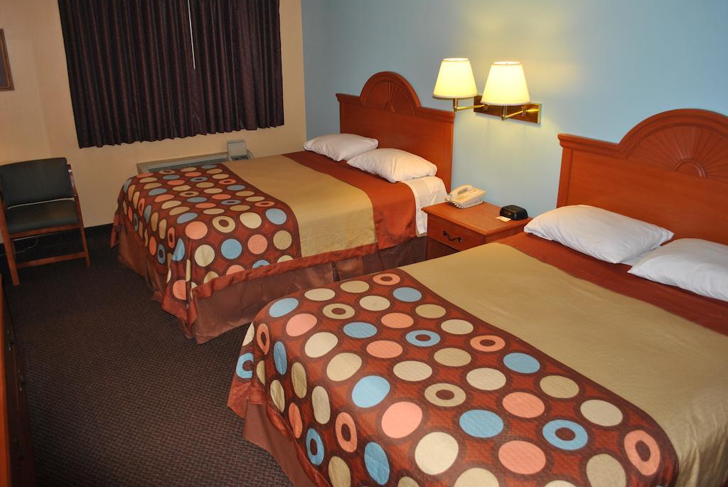 Super 8 By Wyndham Shipshewana Ξενοδοχείο Δωμάτιο φωτογραφία