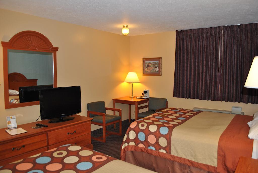 Super 8 By Wyndham Shipshewana Ξενοδοχείο Δωμάτιο φωτογραφία