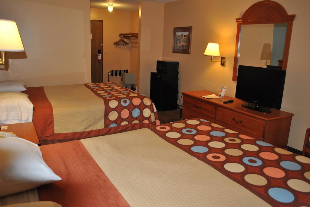 Super 8 By Wyndham Shipshewana Ξενοδοχείο Δωμάτιο φωτογραφία