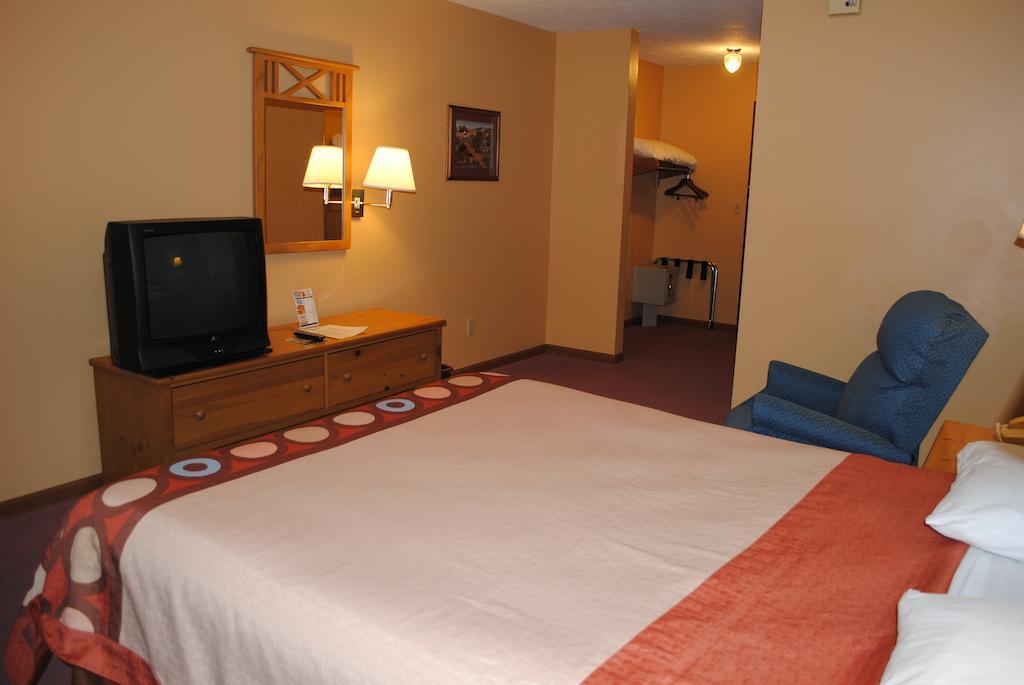 Super 8 By Wyndham Shipshewana Ξενοδοχείο Δωμάτιο φωτογραφία