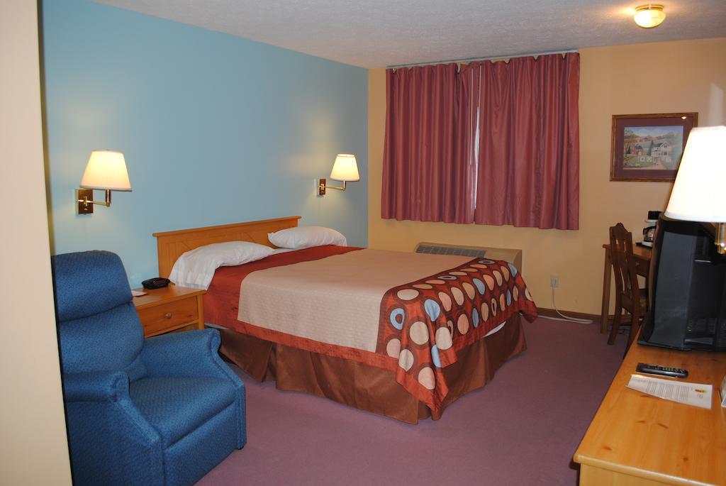 Super 8 By Wyndham Shipshewana Ξενοδοχείο Δωμάτιο φωτογραφία